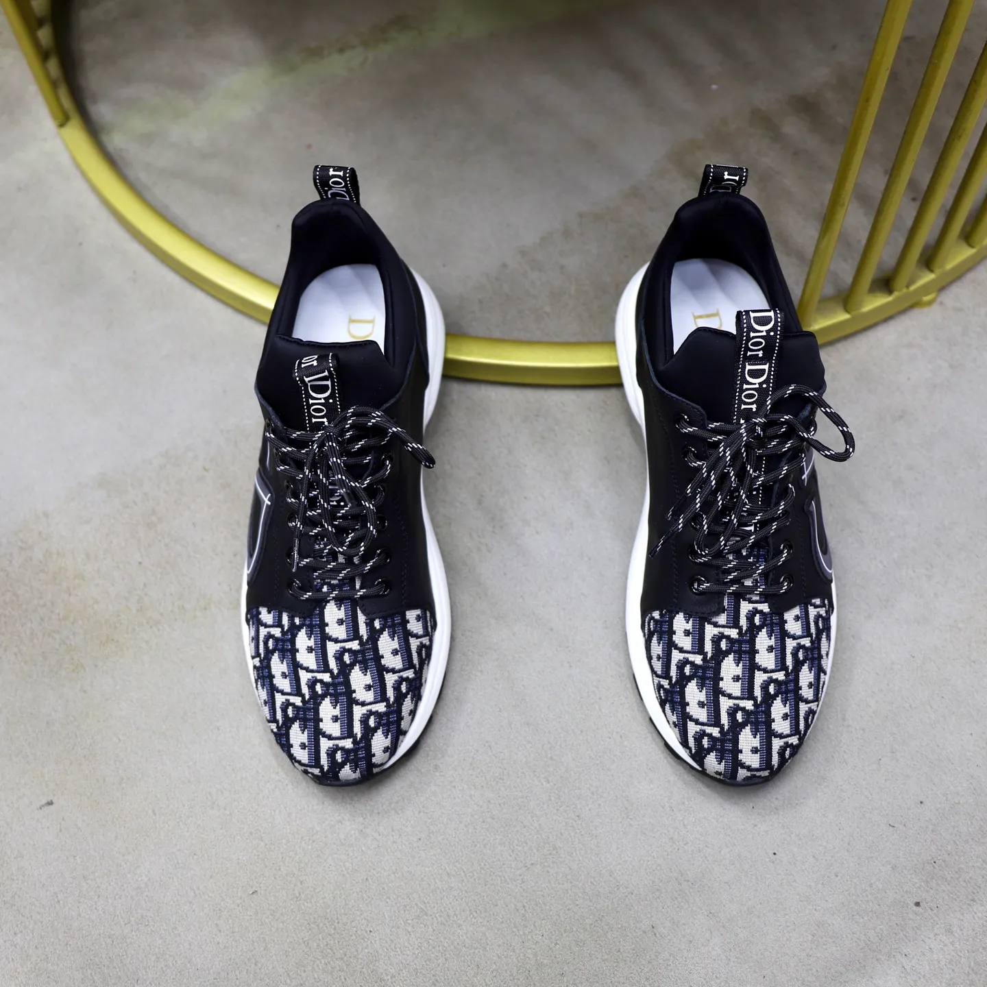 Ex-factory price: 462💰🙅‍♂️🙅‍♂️🙅‍♂️ Brand: Dior DIOR Standard code: 38-44 (45 customized) Grade: Same as the official website Material: Original material splicing Comfortable and breathable lining Lightweight and wear-resistant sports outsole Style category: Men's fashionable casual shoes Running sneakers Distinguished luxury brand elements Top luxury Color: actual picture color